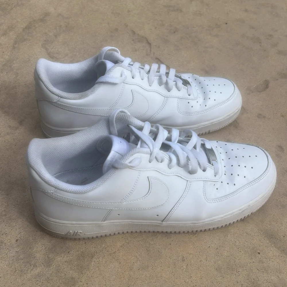 Nike Air Force 1 07' White Leather Men's Sneakers Size 11.5